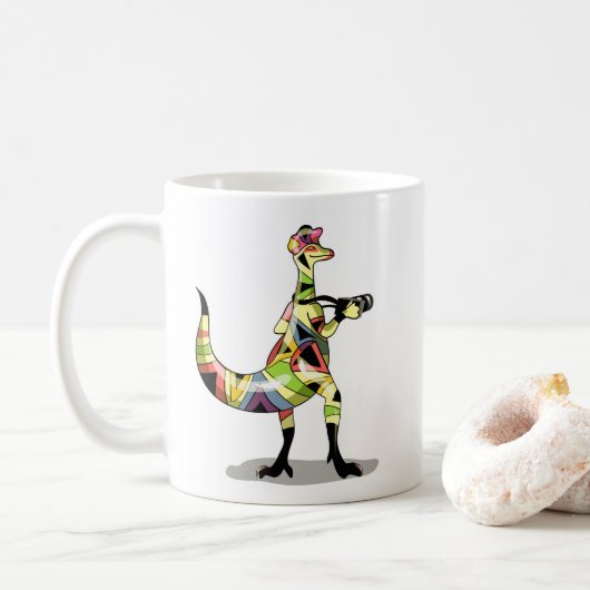 Illustration eines Iguanodon-Fotografen. Kaffeetasse (Mit Donut)