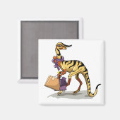 Illustration eines Iguanodon mit Einkaufstaschen. Magnet (Vorderseite/Rückseite)