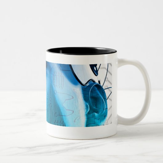 Illustration eines Mannes, der eine Kappe der Zweifarbige Tasse (Rechts)