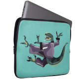 Illustration eines Raptor Darstellend Karate. Laptopschutzhülle (Vorne Rechts)