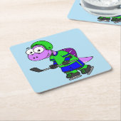 Illustration eines Spinosaurus-Hockeyspielers. Rechteckiger Pappuntersetzer (angewinkelt)