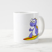 Illustration eines surfenden Spinosauriers. Jumbo-Tasse (Vorderseite Rechts)