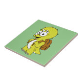 Illustration eines Triceratops mit Backpack. Fliese (Seite)