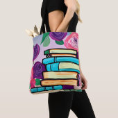 Illustration von Büchern und Blume Digitale Kunst Tasche (Von Nahem)