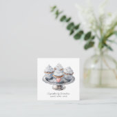 Illustrierte Cupcake Baker Caterer Business Card Quadratische Visitenkarte (Stehend Vorderseite)