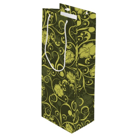 Illustriertes Blumenmuster in Schwarz und Grün Geschenktüte Für Weinflaschen (Vorderseite Schrägansicht)