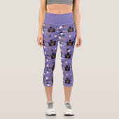 Illustriertes Halloween-Muster mit lila Capri Leggings (Vorderseite)