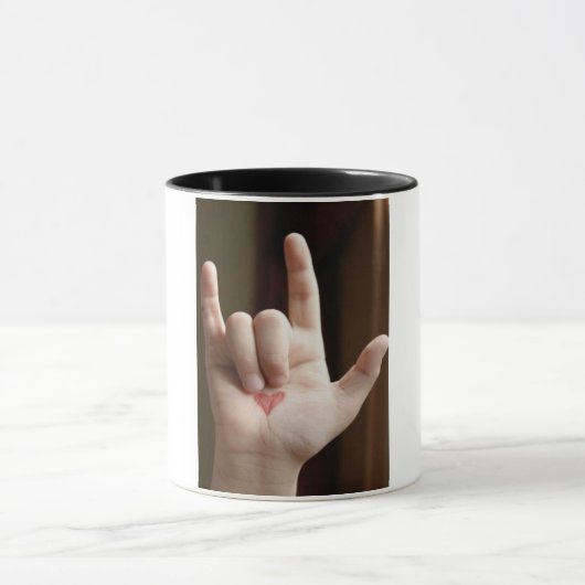 ILY Herzhand Tasse (Zentrum)