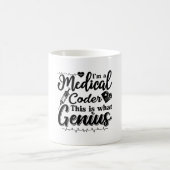 I'm A Medical Coder This Genius Programmer Coding Kaffeetasse (Mittel)