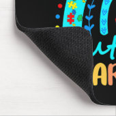 Im April tragen wir Blauer Autismus Rainbow Awaren Mousepad (Ecke)