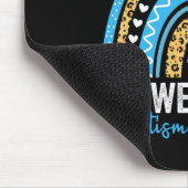 Im April tragen wir Blauer Regenbogen Autismus Bew Mousepad (Ecke)
