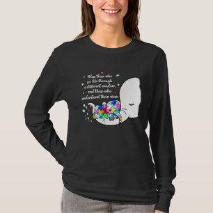 Im April tragen wir blaues Autismuserkennungs-Puzz T-Shirt