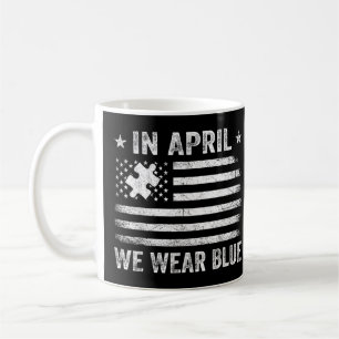 Im April tragen wir ein blaues Vintages amerikanis Kaffeetasse