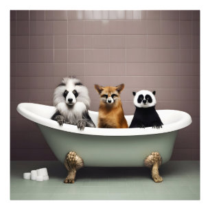 Im Badezimmer sitzen lustige Tiere in der Badewann Fotodruck