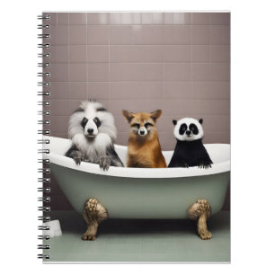 Im Badezimmer sitzen lustige Tiere in der Badewann Notizblock