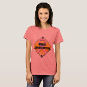Im Bau befindliche Brüste (24,95 $) T-Shirt (Vorne ganz)