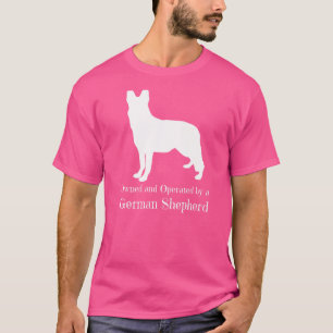 Im Besitz und betrieben von einem deutschen Schäfe T-Shirt