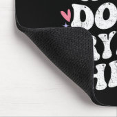 Im Brynlee Brynlee Dinge tun Retro Groovy Mousepad (Ecke)