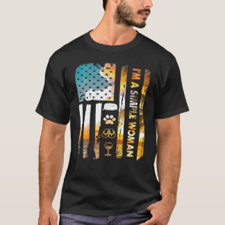 Im Camping ist ein Hund, der sich auf Flip Flops b T-Shirt