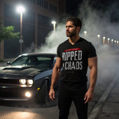 Im Chaos-Savage-Instinkt-T - Shirt gerissen