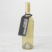 IM FALLE DER BEGRÜNDUNG FLASCHENANHÄNGER (Angewinkelt)