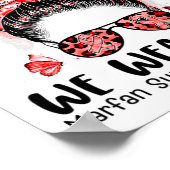 Im Februar tragen wir das Red Messy Bun Marfan Syn Poster (Ecke)