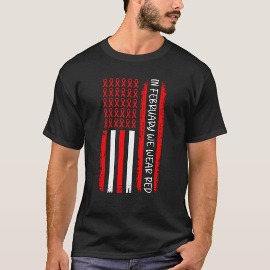 Im Februar tragen wir Red USA Flag Red Ribbon Herz T-Shirt (Vorderseite)