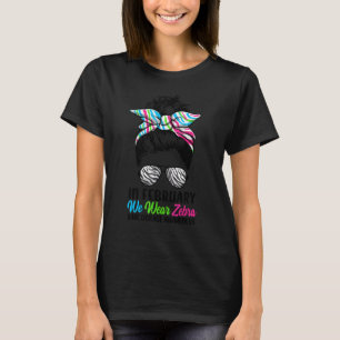 Im Februar tragen wir Zebra Messy Bun Seltene Kran T-Shirt
