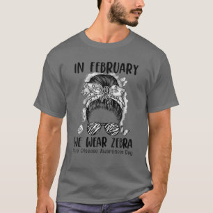 Im Februar tragen wir Zebra Messy Bun Seltene Kran T-Shirt