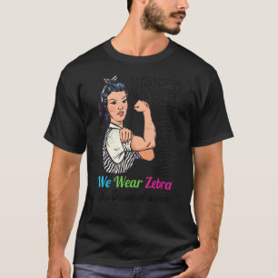 Im Februar tragen wir Zebra Messy Bun Seltene Kran T-Shirt