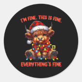 I'm Fine Everything Is Fine Christmas Highland Cow Runder Aufkleber (Vorderseite)