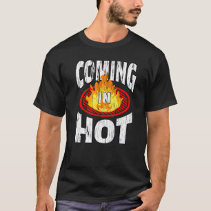 Im Flammengrill mit heiß lackiertem Peel T-Shirt