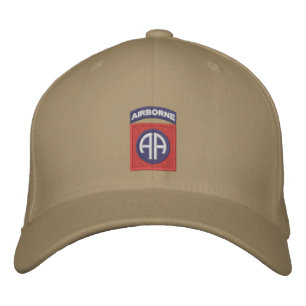 im Flugzeug 82. Bestickte Baseballkappe