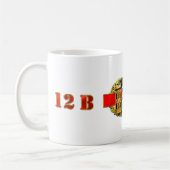 im Flugzeug Abteilung 12B 101. Kaffeetasse (Links)