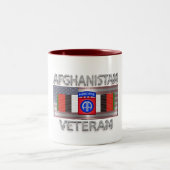 im Flugzeug Abteilung Afghanistan Veteran Zweifarbige Tasse (Mittel)