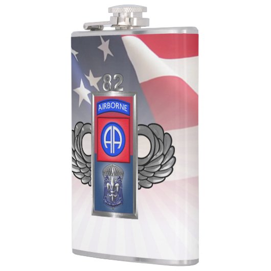 im Flugzeug Abteilung "Alles in allem" Flachmann (Links)