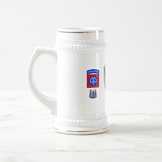 im Flugzeug Abteilung "Amerikas Hüter der Hono Bierglas (Links)