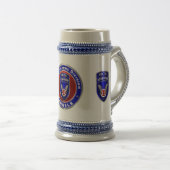 im Flugzeug Abteilung Bierglas (VorderseiteRechts)