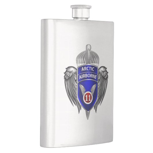 im Flugzeug Abteilung Flachmann (Rechts)