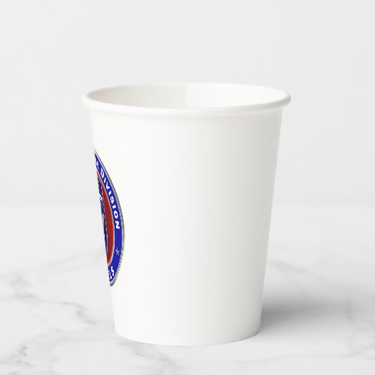 im Flugzeug Abteilung Pappbecher (Links)