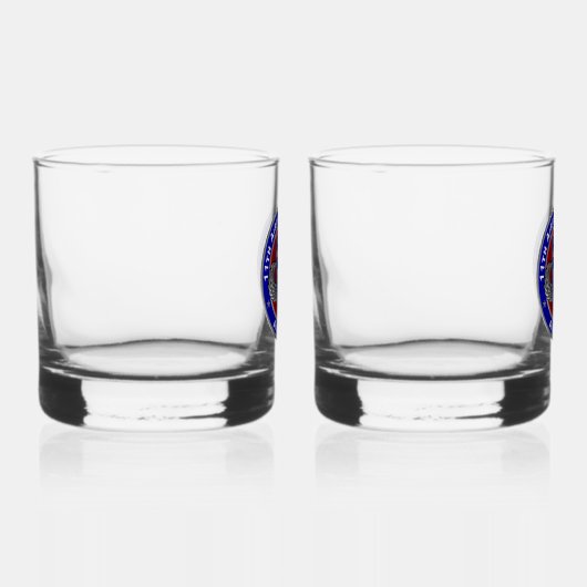 im Flugzeug Abteilung Whiskyglas (Rechts)