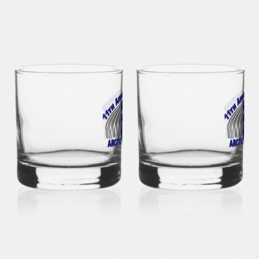 im Flugzeug Abteilung Whiskyglas (Rechts)