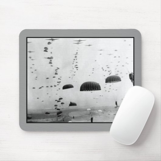 Im Flugzeug Auftrag während der Malerei WW2 Mousepad (Mit Mouse)