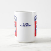 im Flugzeug Division 82 Alle amerikanischen indivi Kaffeetasse (Mittel)