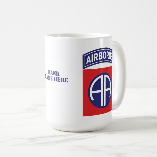 im Flugzeug Division 82 Alle amerikanischen indivi Kaffeetasse (VorderseiteRechts)