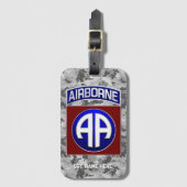 im Flugzeug Division All American Personalizable Gepäckanhänger (Vorderseite Vertikal)