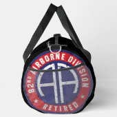 im Flugzeug Division "Remüde" Custom Black Duffle Bag (Rechts)
