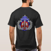 im Flugzeug Geschäftsbereich Cool Dagger Design T-Shirt (Rückseite)