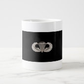 Im Flugzeug Jumbo-Tasse (Vorderseite)