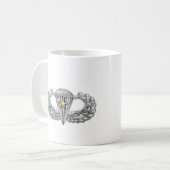 Im Flugzeug Parachutist mit Combat Star Kaffeetasse (Vorderseite Links)